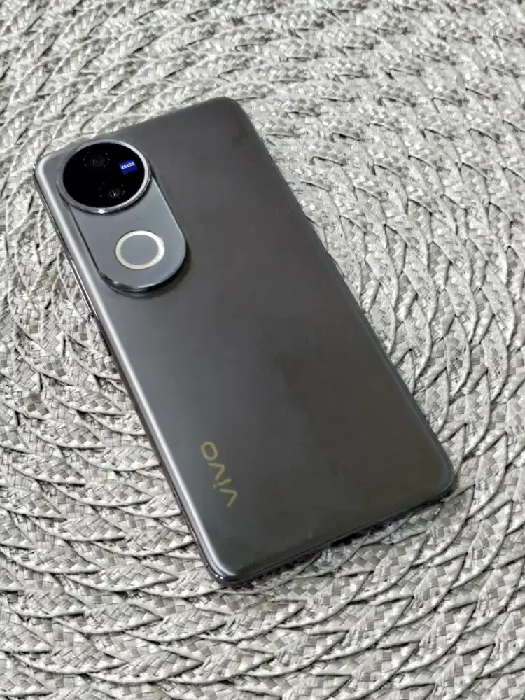 Vivo v50 5g 12/256 gb gray