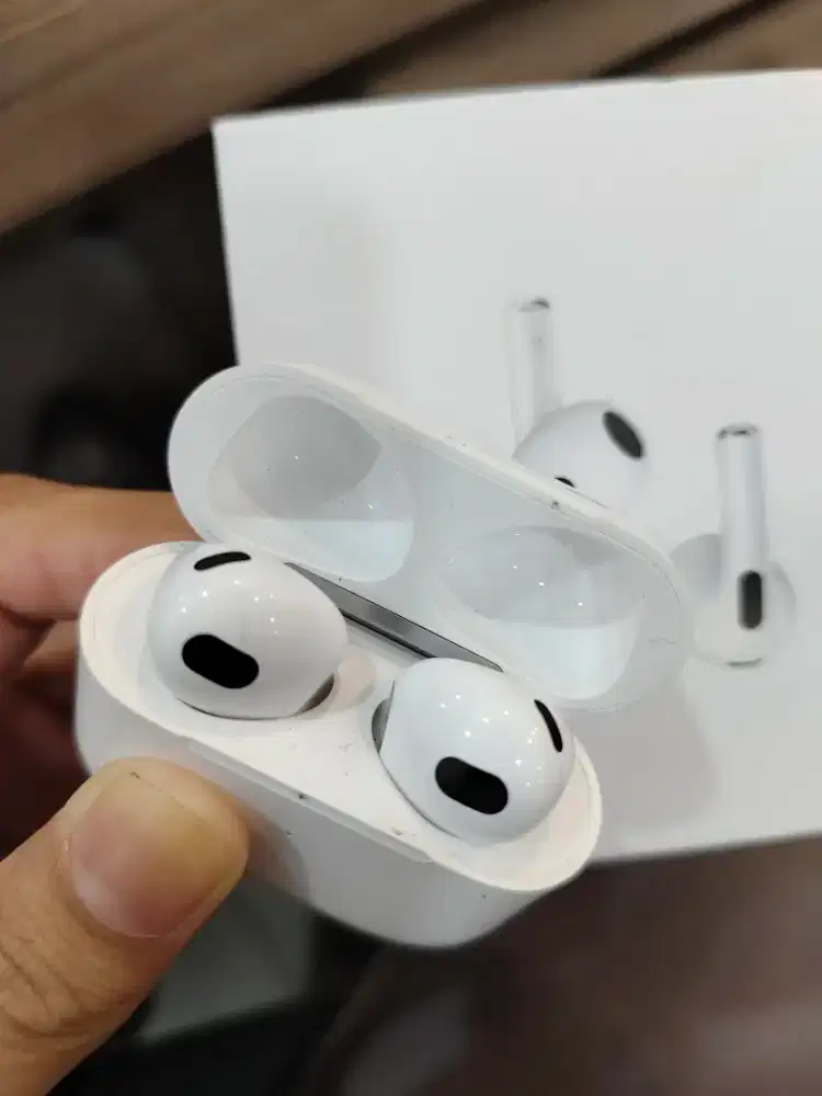 Airpods 3 lengkap