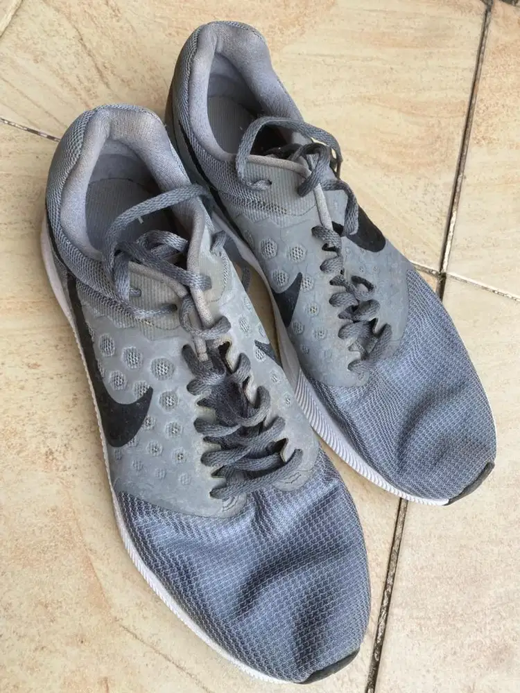 Sepatu running nike
