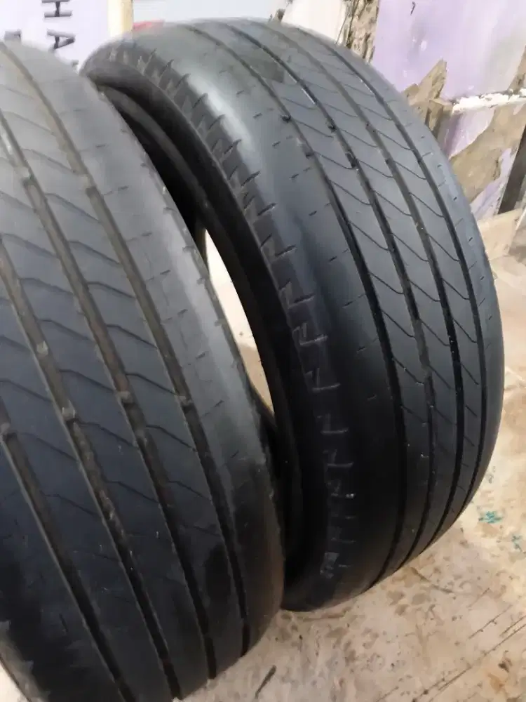 Ban 205/60 R16 kondisi 80%