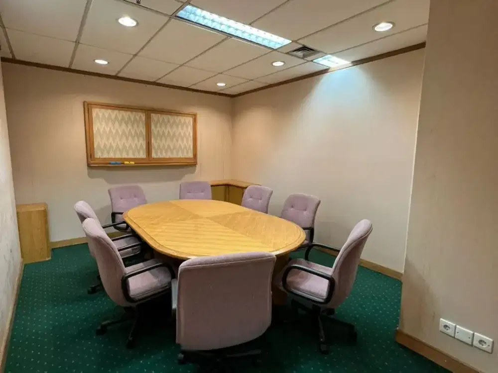 DISEWAKAN RUANG KANTOR GEDUNG MUGI GRIYA, AREA PANCORAN, FULLY FURNISHED