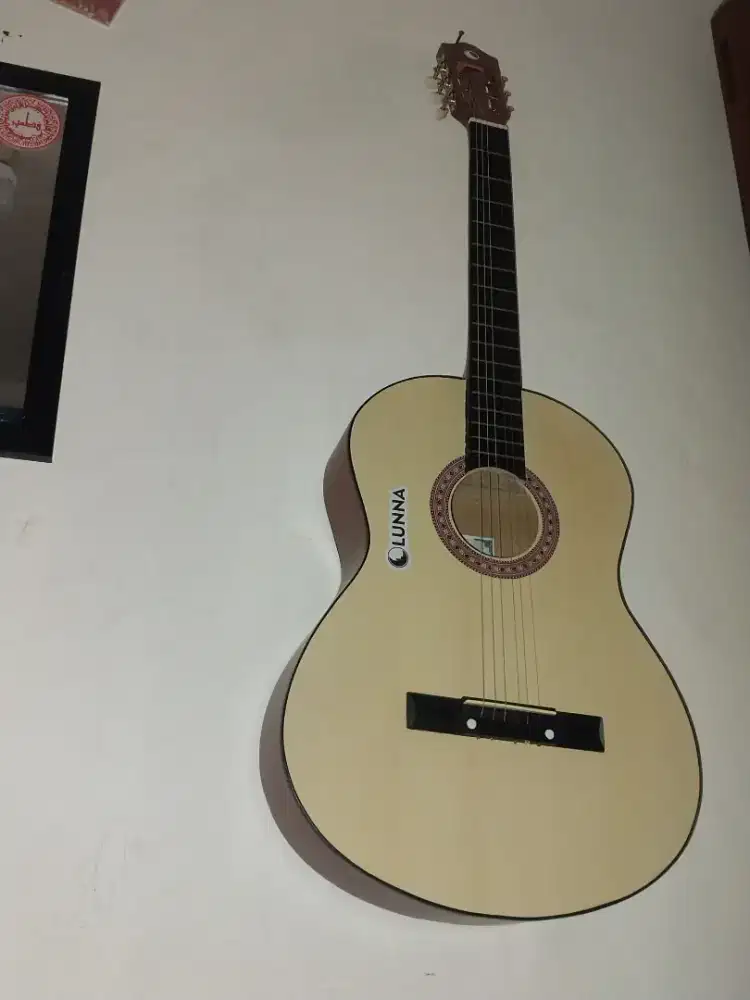 DI JUAL GITAR AKUSTIK