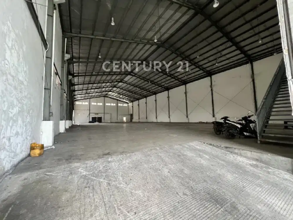 Gudang Dengan Loading Dock Di Delta Silicon Lippo Cikarang
