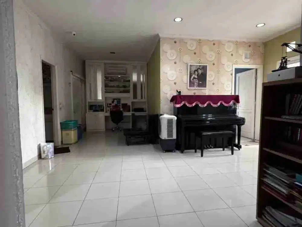 Dijual Rumah Full Furnished 2 lantai
Janur Elok (masuk dr Santika/Sport mall)