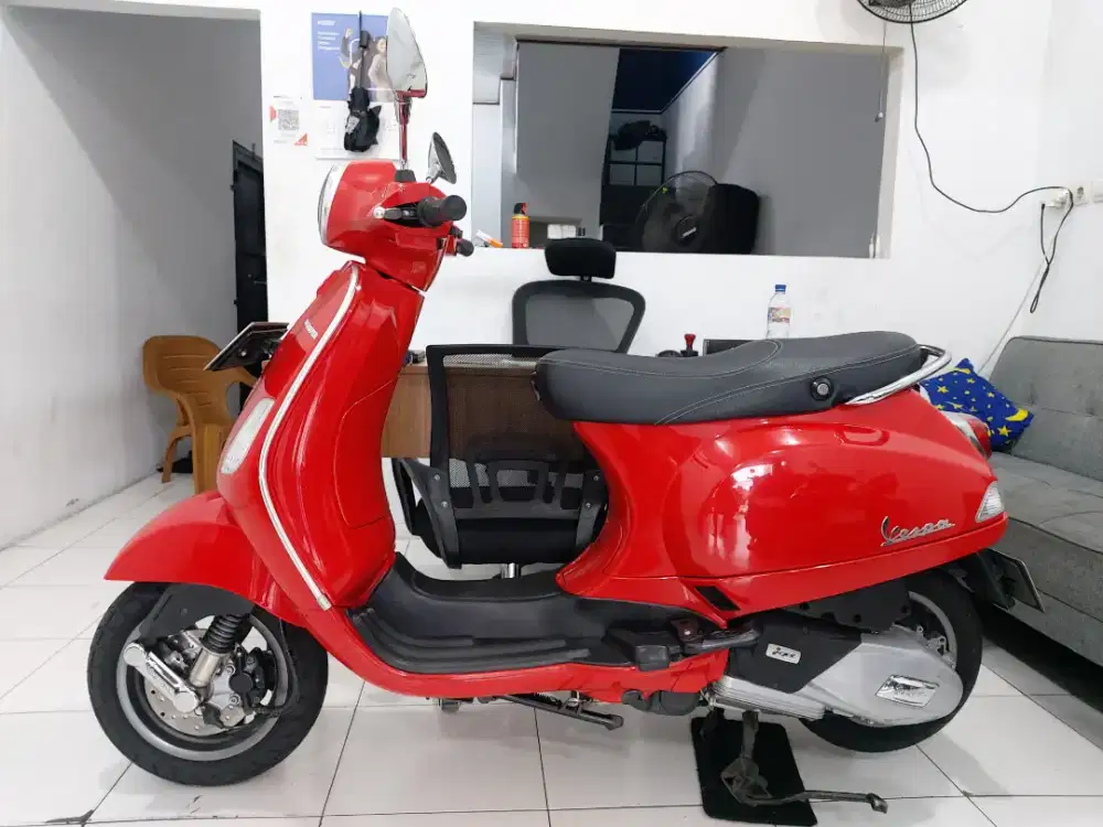 Piaggio Vespa matic LX 125 2022 KM 9rb B DKI