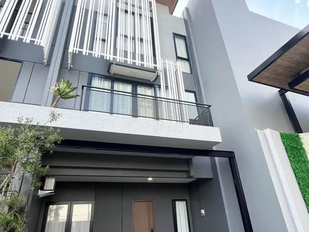 RUMAH BARU BRAND NEW HOUSE, JALAN UTAMA DI JAGAKARSA, JAKARTA SELATAN