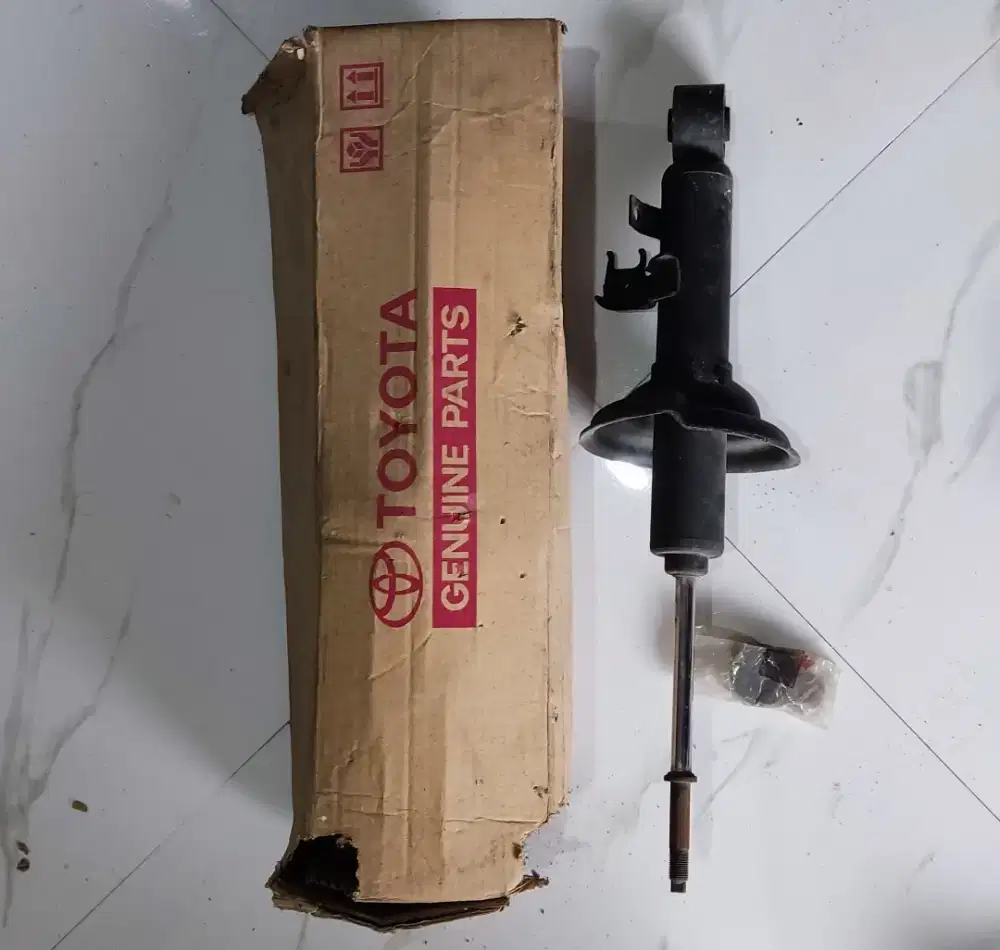 Shock Breaker Toyota Inova Kanan