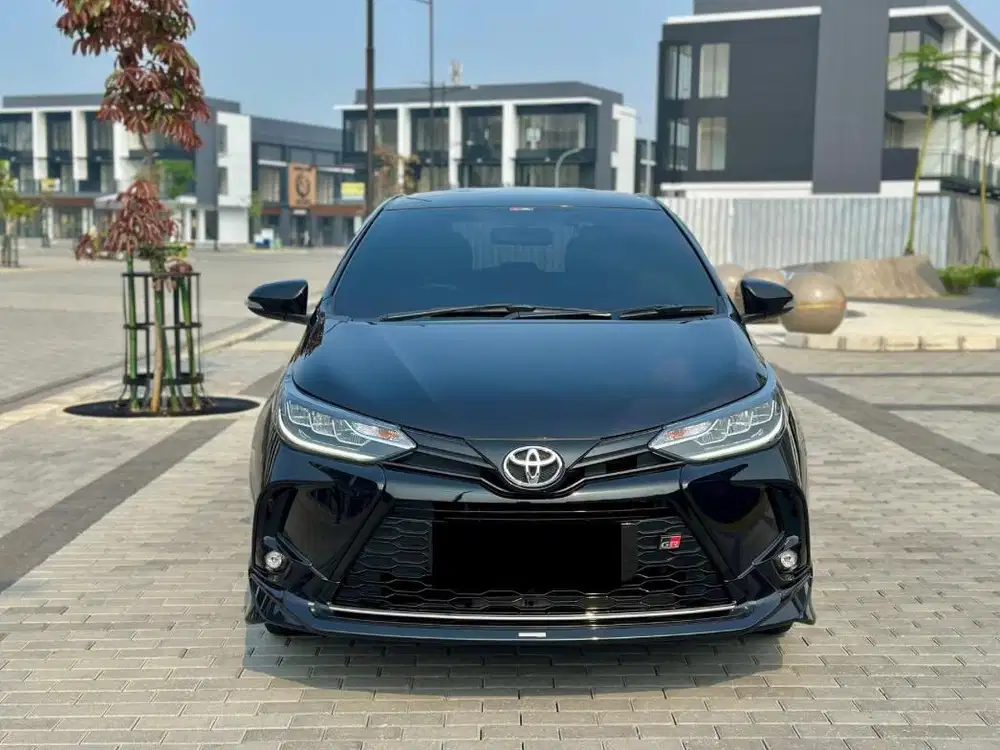 (KM 16 RIBU) TOYOTA YARIS GR SPORT MATIC IMPROVEMENT 2022 HITAM