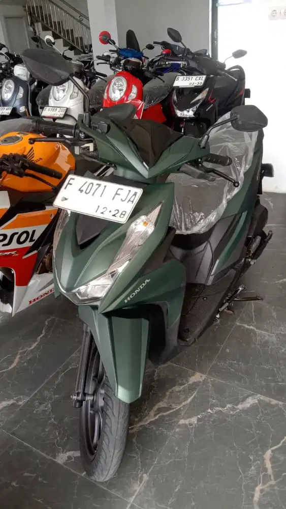 BEAT Deluxe 2023 LOW KM