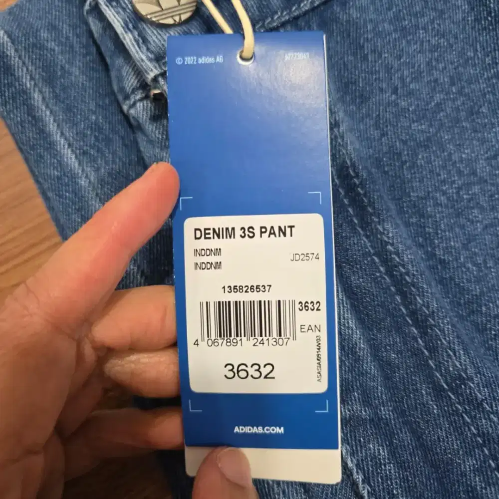 Celana adidas Original denim 3S pant..baru beli kegedean