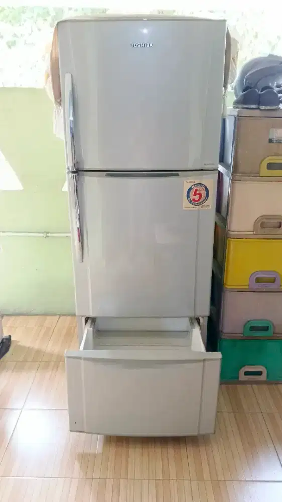 Toshiba Kulkas 3 Pintu Besar
