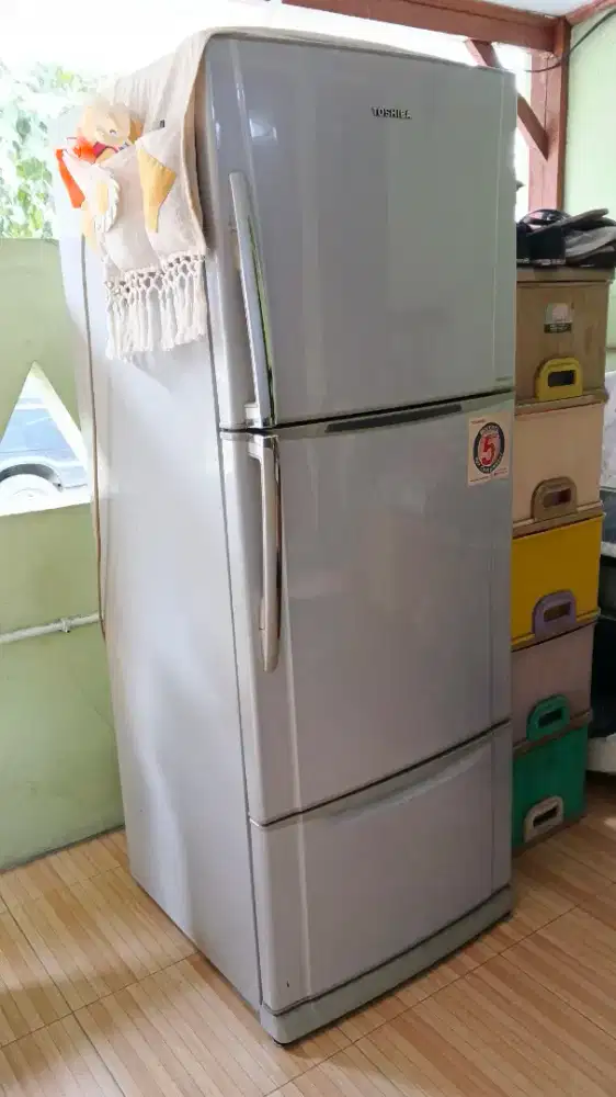 Toshiba Kulkas 3 Pintu Besar