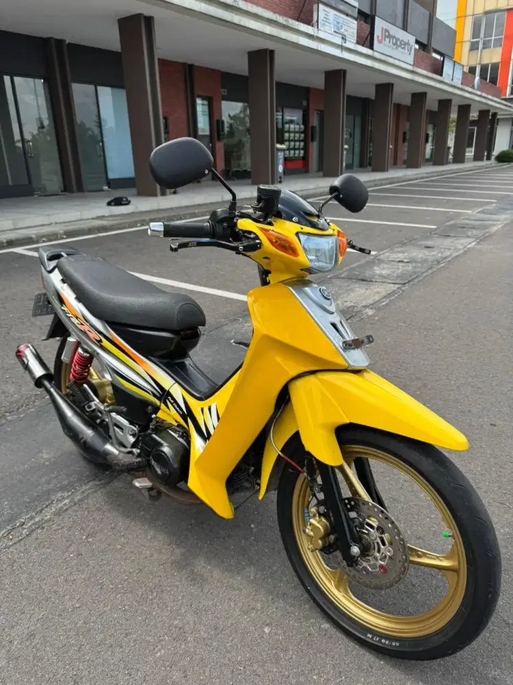 Yamaha F1zr 2001, asli Silver