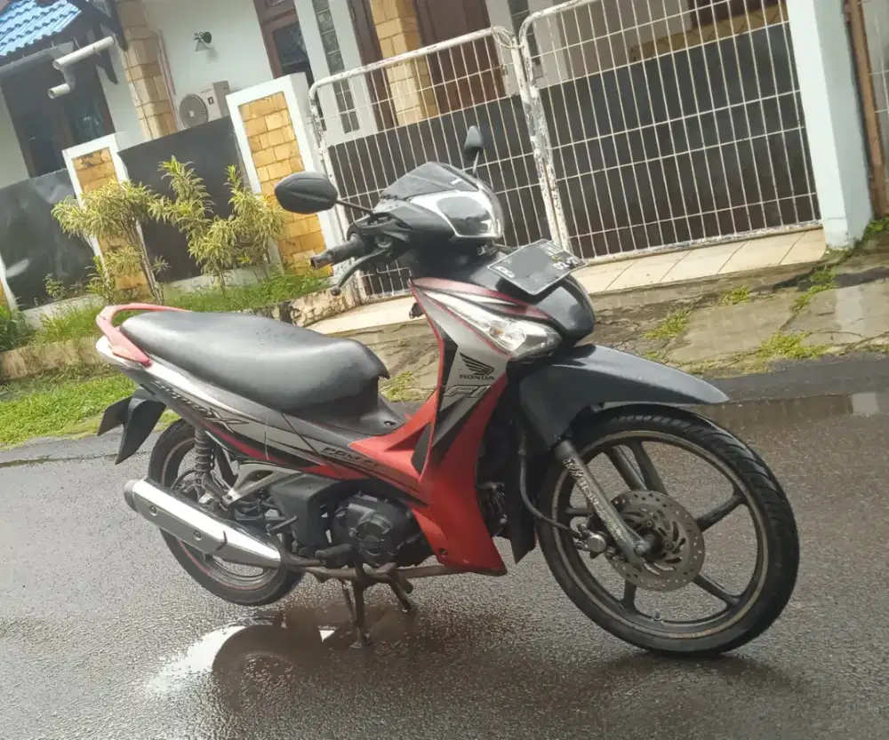 supra x 125 Fi helm in sangat terawat baik