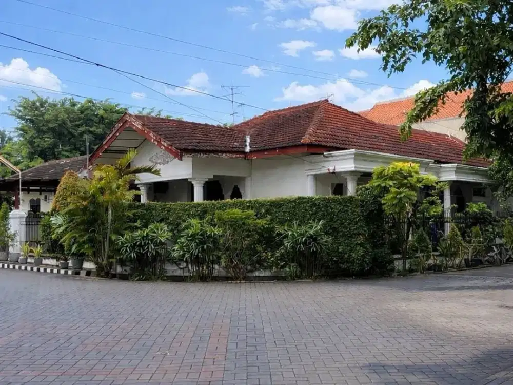HITUNG TANAH! Dijual segera rumah wisma permai tengah