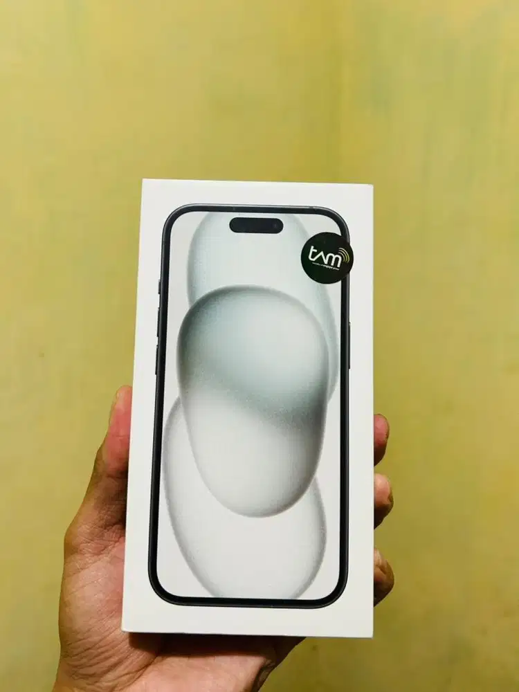 iPhone 15 black 128 garansi Tam