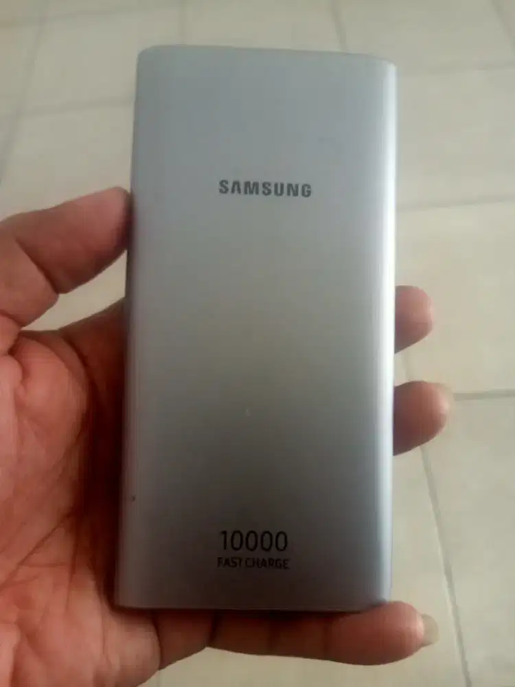 Power bank 10.rb mah merek samsung original, bahan luar berat