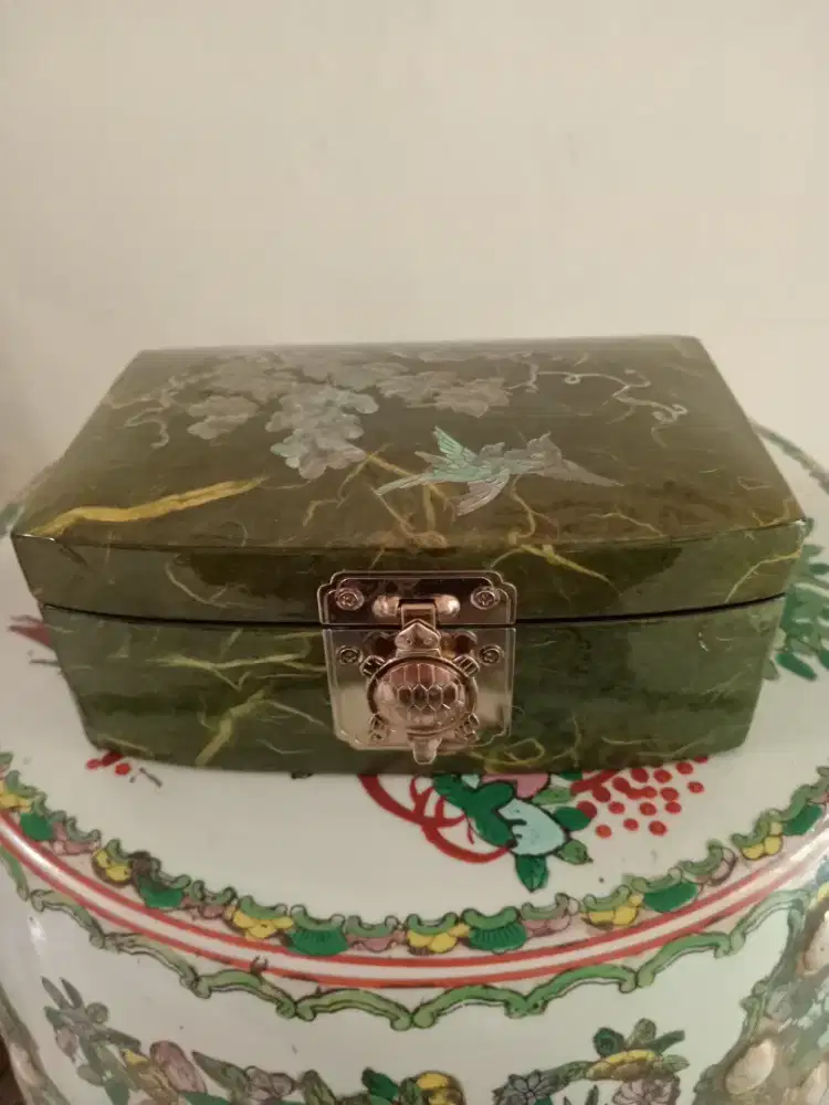 Box perhiasan Lacquerware