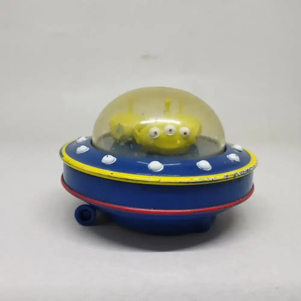 Mainan ufo alien toy