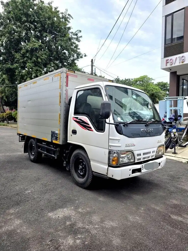 Isuzu Elf NHR 55 Box  MT 2014