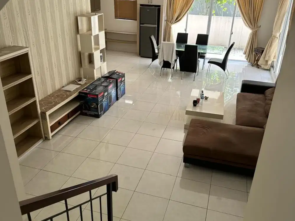Rumah 2 Lantai 3+1 Kamar Furnished Tidak Hadap Tetangga di Depark