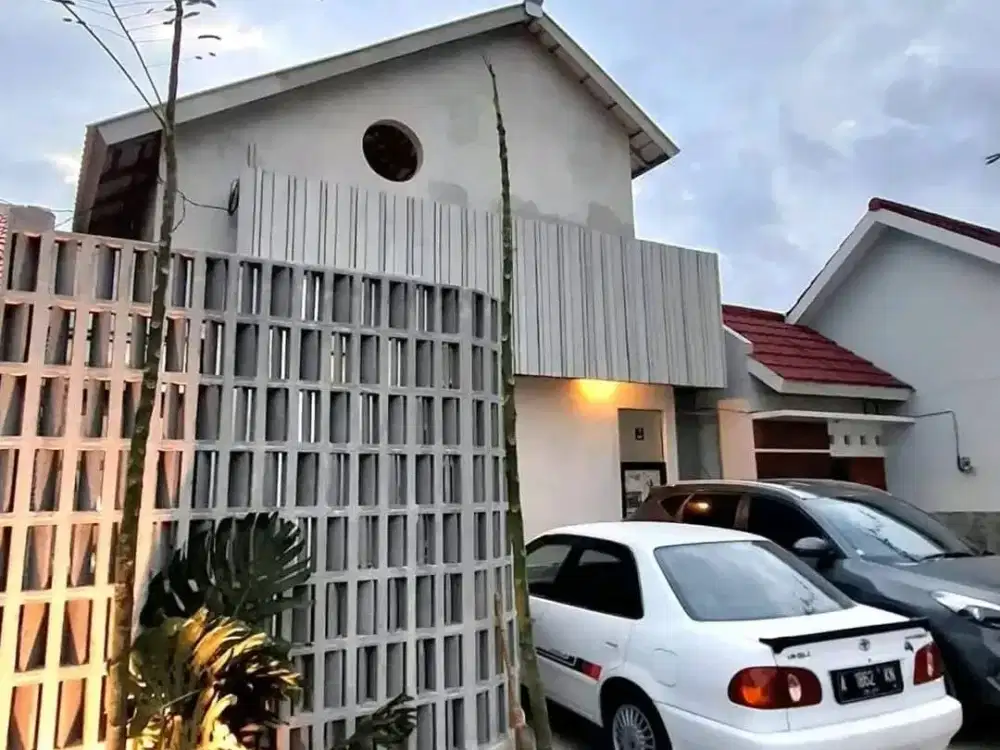 Villa Full Furnish Dijual Dekat Kampus UII Utara Jalan Degolan