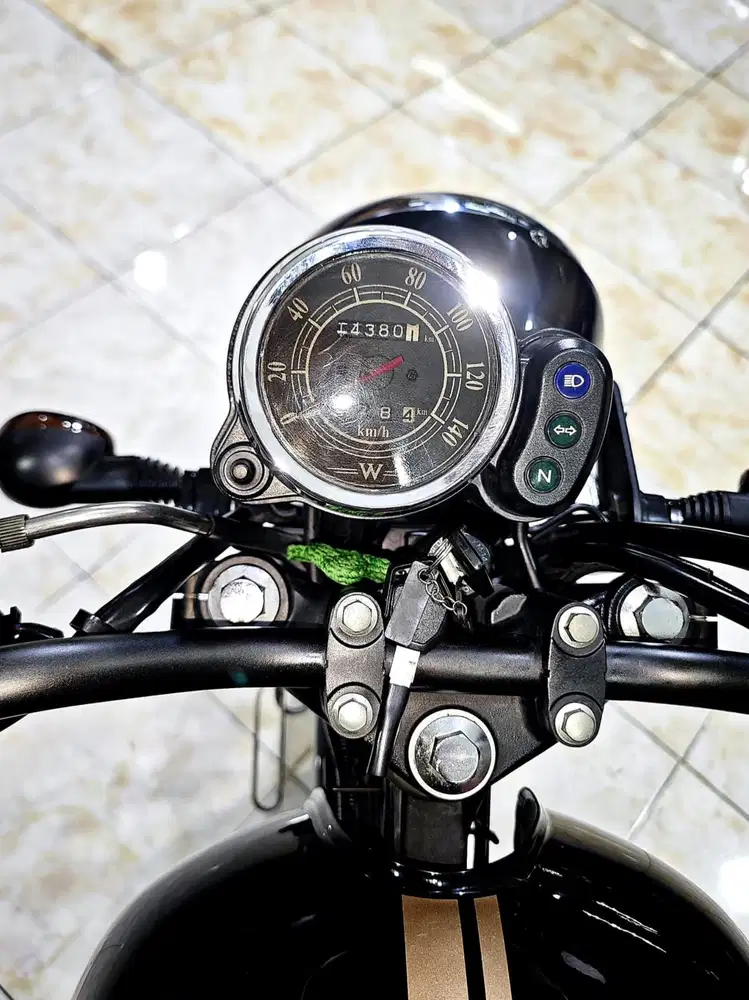 Stock terbaru Kawasaki W175 SE Black style TH 2023