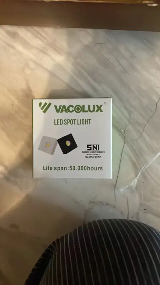 Lampu Sorot Vacolux Cahaya White