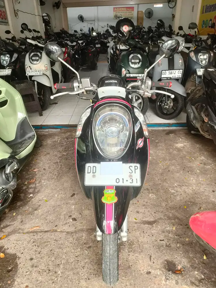 Honda Scoopy 110cc 2015 hitam putih