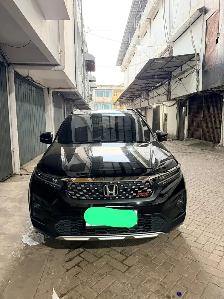 Honda HRV 2024 Hitam - Pemakaian Pribadi, Low KM