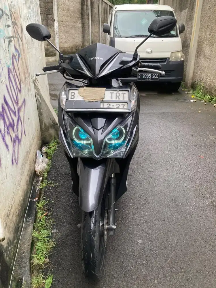 Vario KZR 2012 Hitam