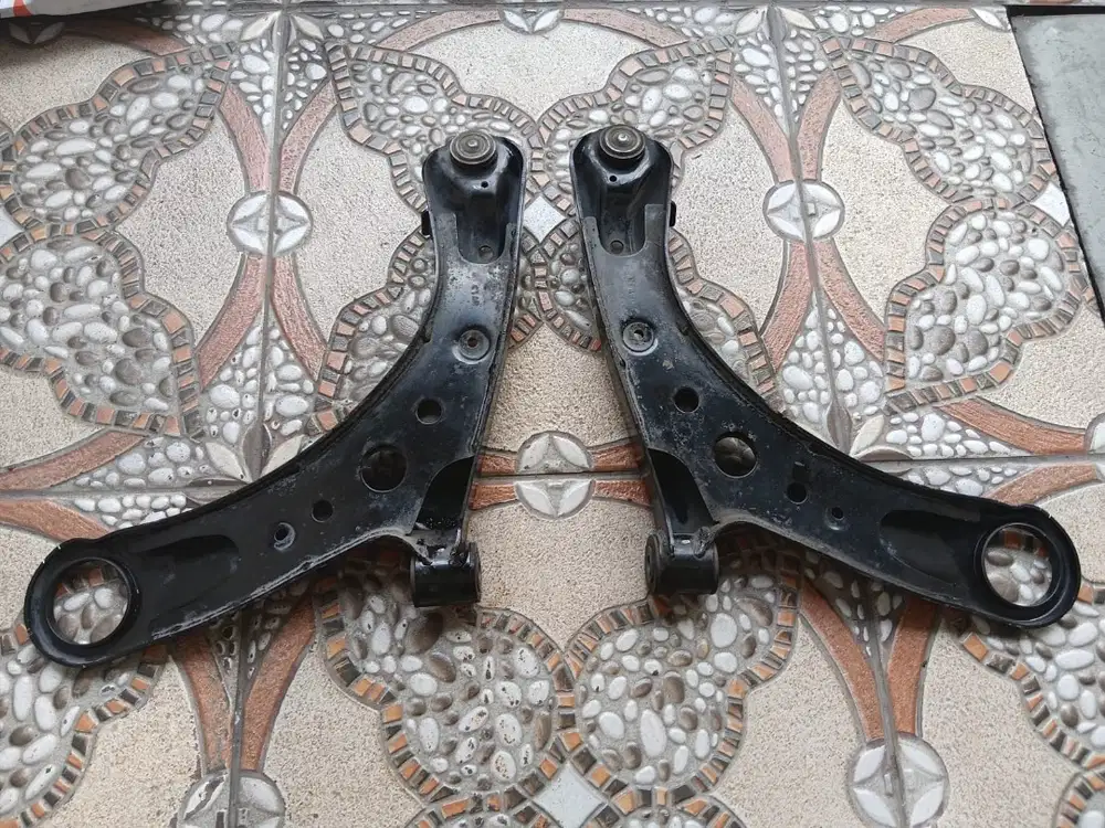 SEPASANG ARM SWING ORI MOBILIO 2018