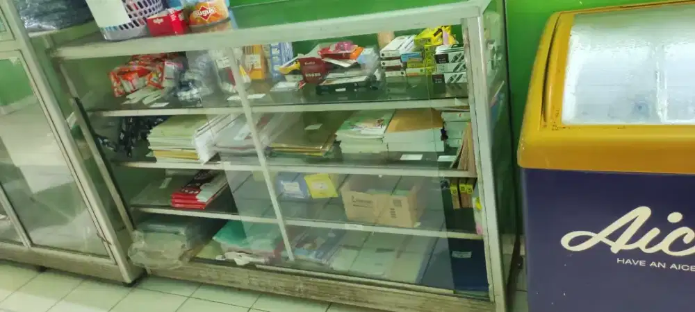 etalase second layak pakai lebar