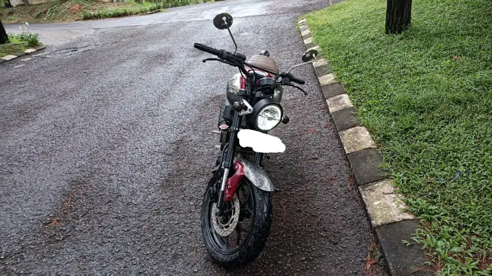 YAMAHA XSR SECOND