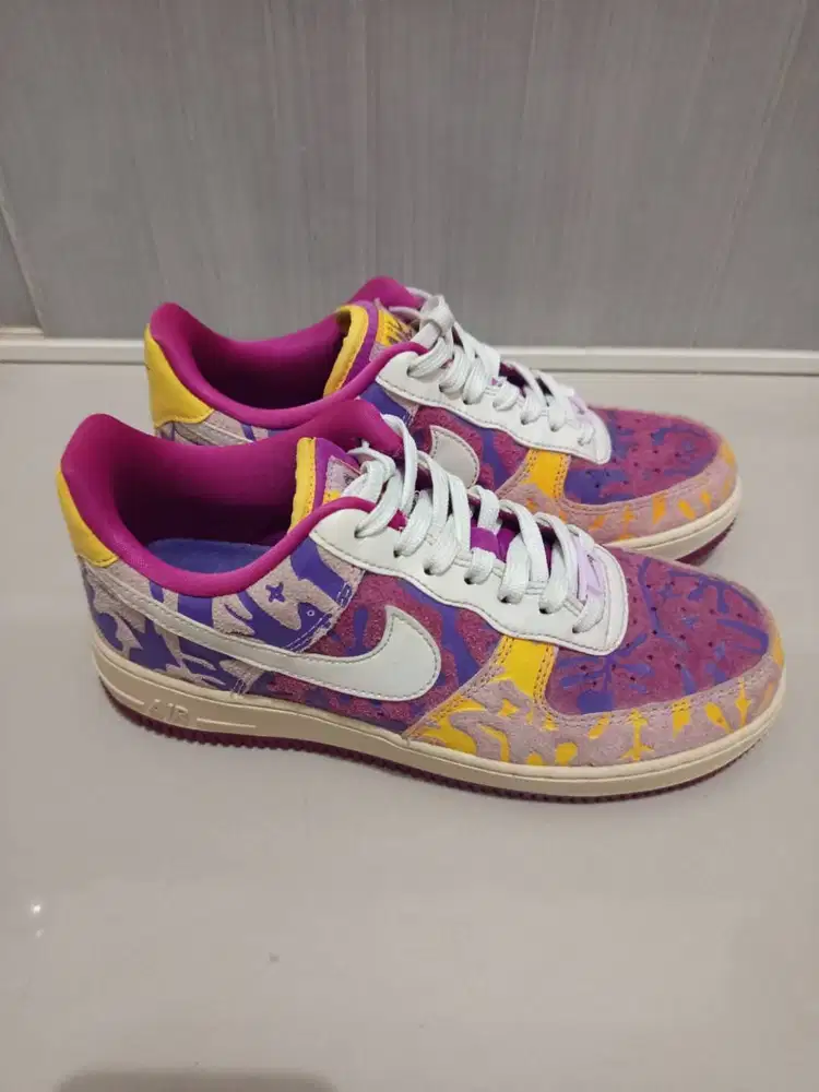 Nike Air Force 1 07 LV8 Red Plum size 39 minus no box