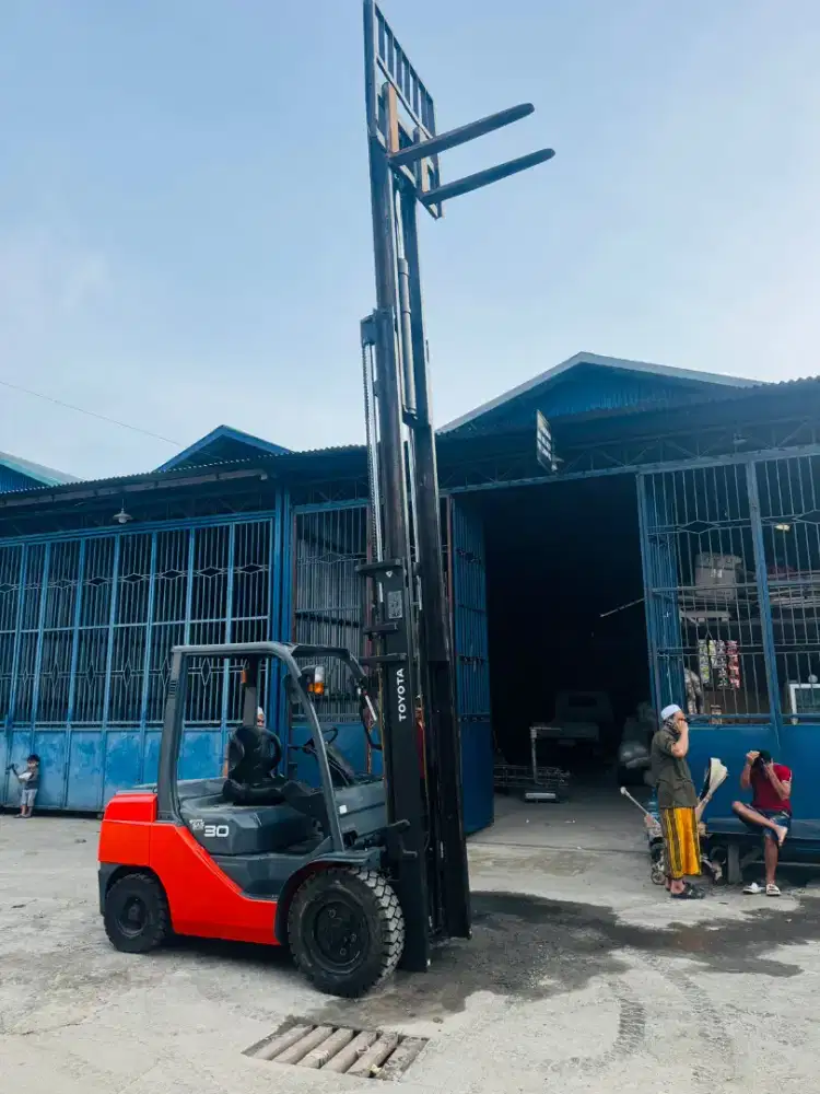 Forklift Toyota 3 Ton,Manual,Tiang Threelift 6 Meter,1DZ-II,Tahun 2015