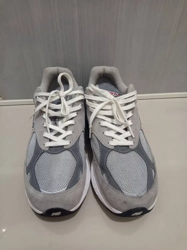 new balance 990v3 grey size 42 minus no box