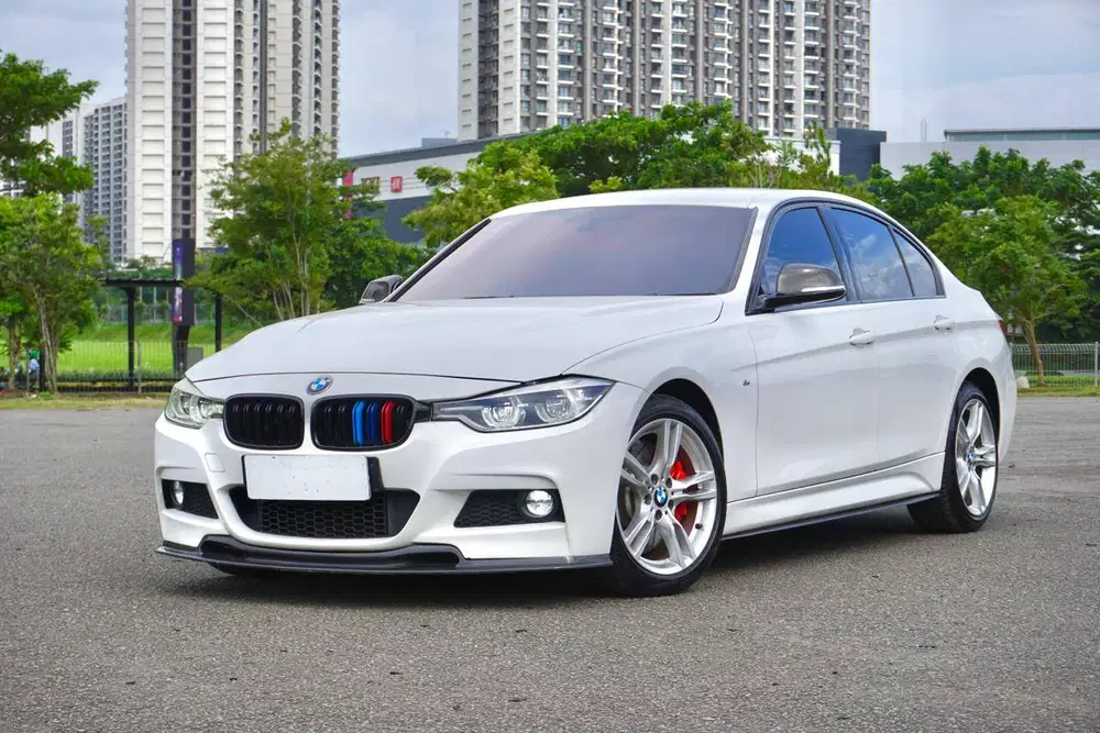 BMW 320i F30 MSport Alcantara LCI 2015