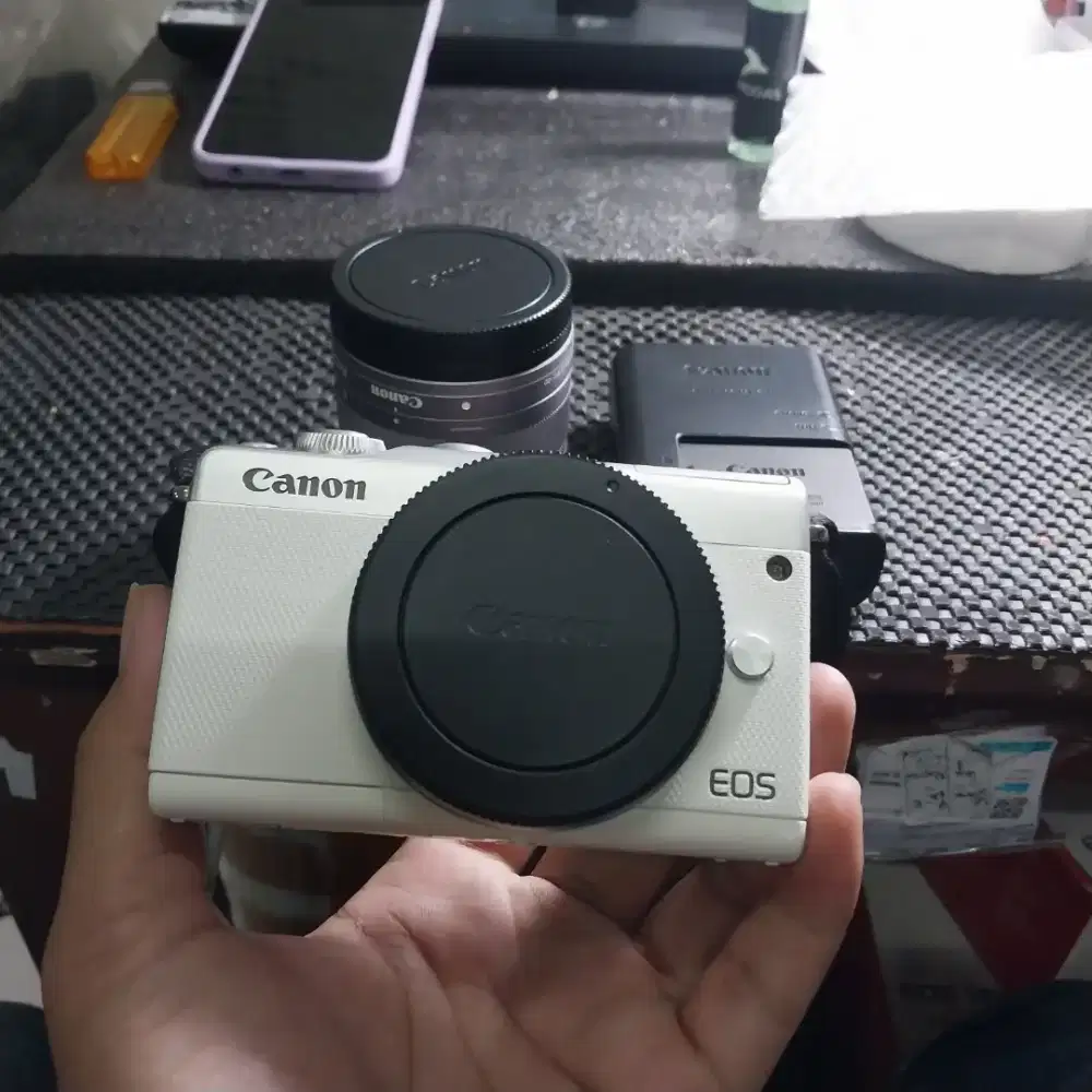 Kamera Canon eos m100