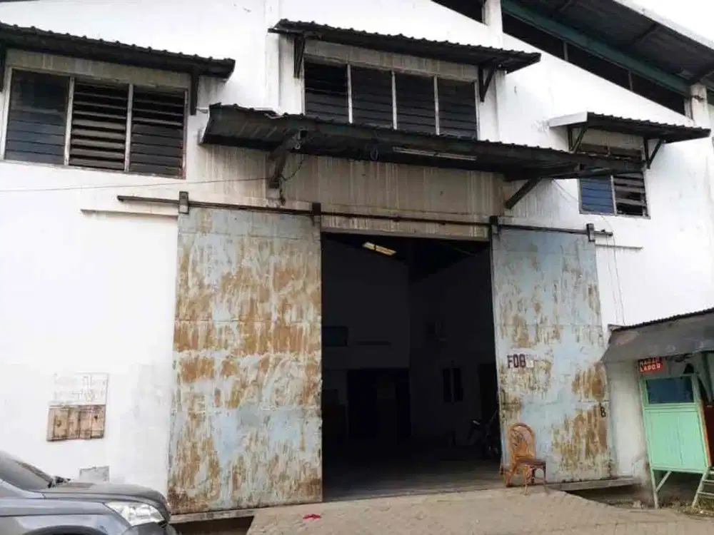 Tambak Sawah Gudang Akses Kontainer