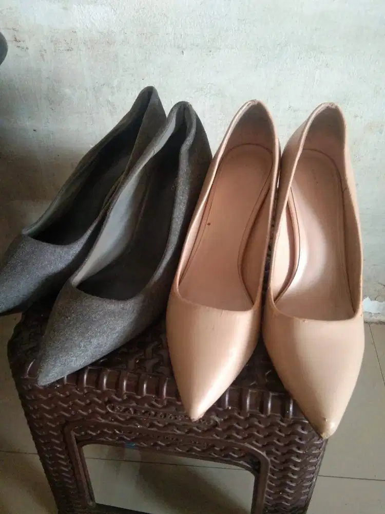DIJUAL Bundling 2 Heels merk URBAN&CO uk.40