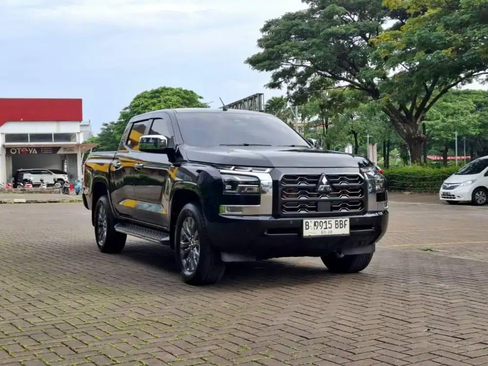 MITSUBISHI TRITON DC 4X4 ULTIMATE AT 2024 HITAM LOW KM AN PRIBADI