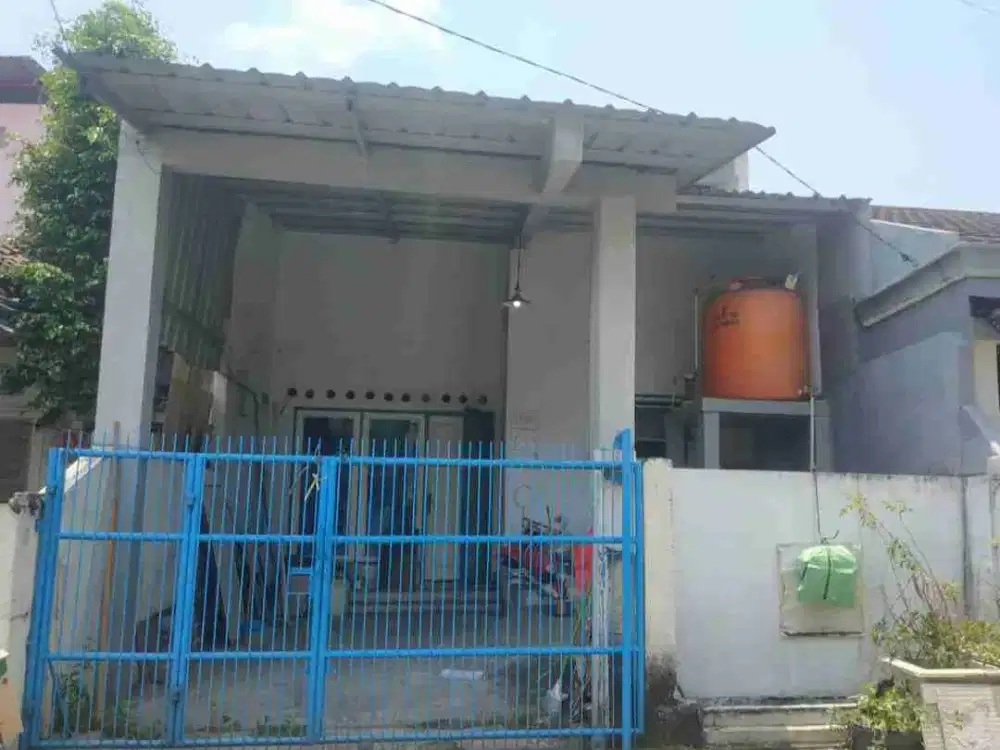 Dijual rumah 1,5 Lantai di Boulevar Hijau, Harapan Indah, Kota Bekasi