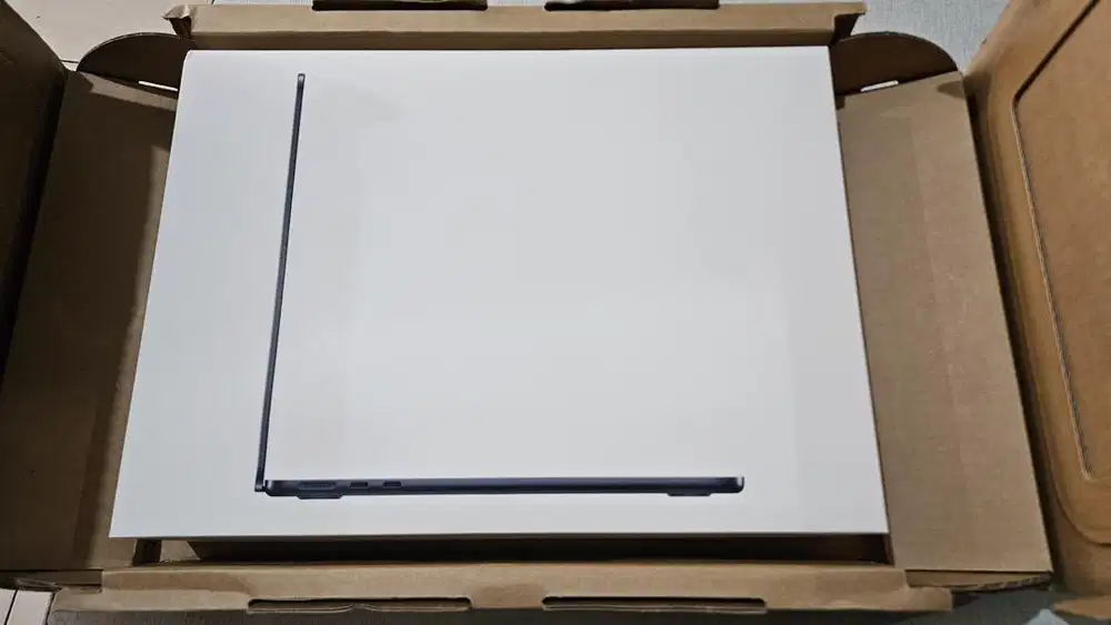 MACBOOK AIR M2 13' 16/256 IBOX BNIB