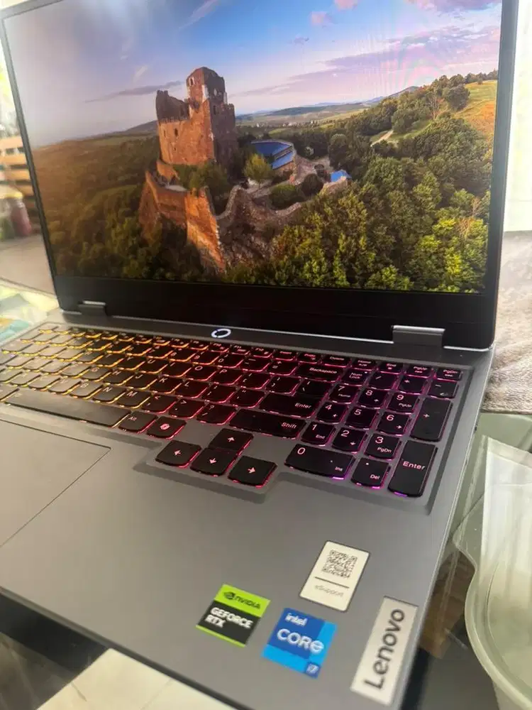 LENOVO LOQ 15IRX9 17 13650HX RTX4050 1 2GB 512GB 15.6 FHD IPS 144HZ