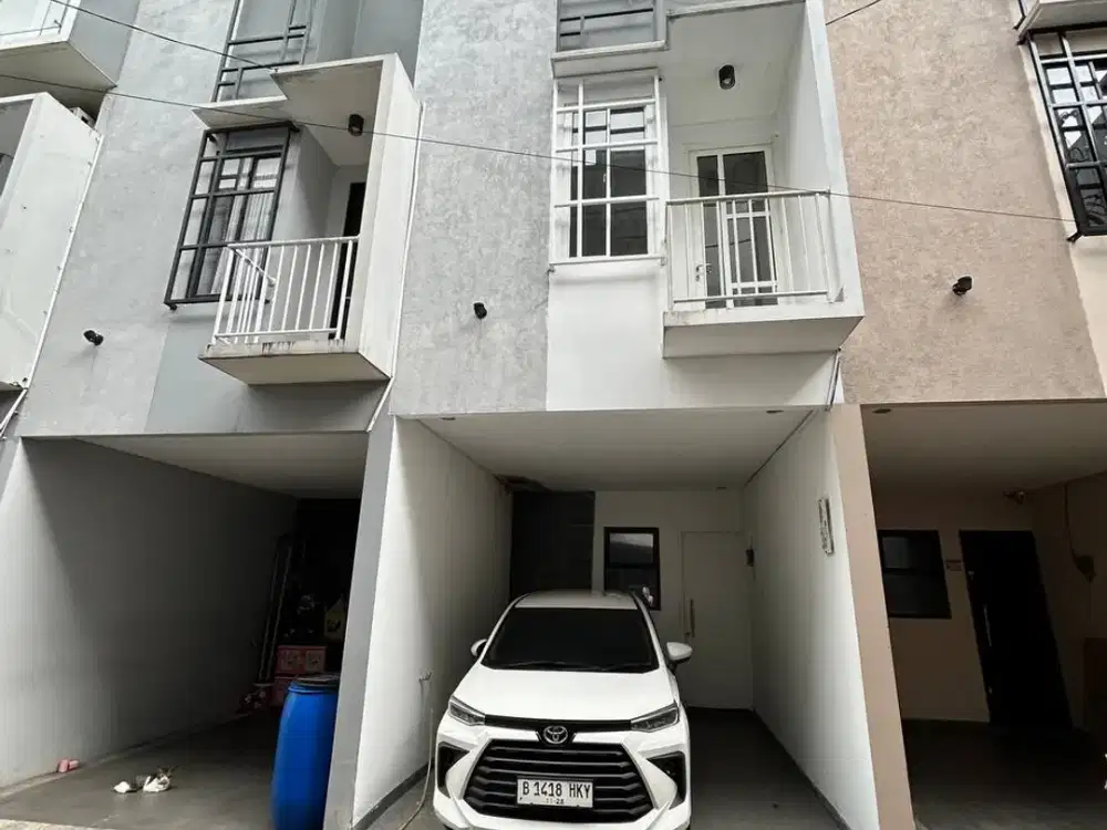 Rumah dijual Murah 2 Lantai, Palmerah, Jakarta Barat dekat Tol Slipi