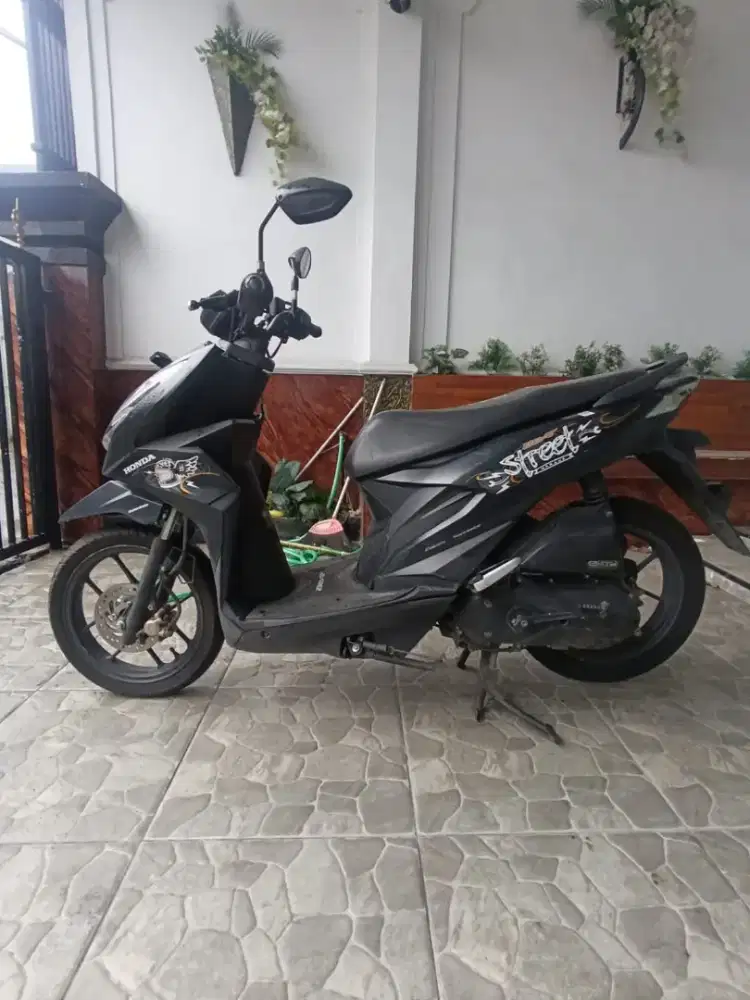 UD ENY MOTOR- HONDA BEAT STREET TAHUN 2022 ORIAN