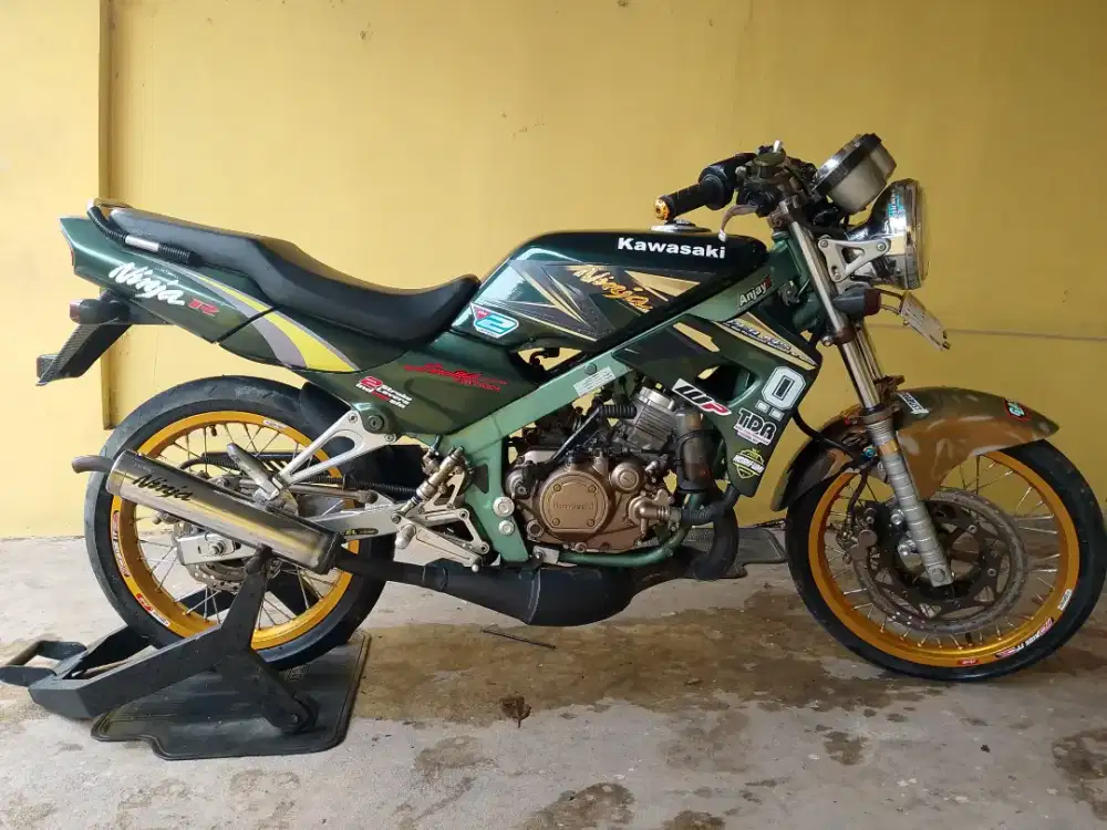 Ninja R /Kis 2002. Kondisi sehat terawat dan pajak telat setahun