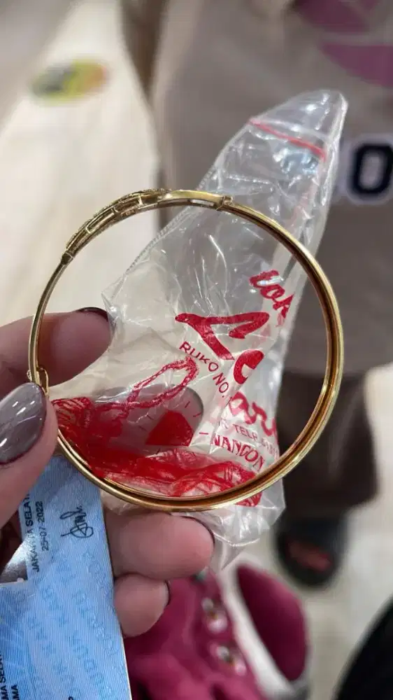 YANG MAU JUAL EMAS SILAHKAN BERKABAR