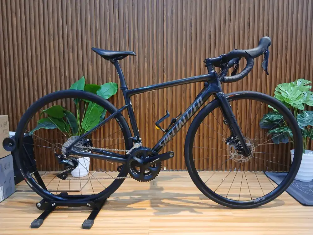 ROADBIKE SPECIALIZED TARMAC SL6 SPORT DISCBRAKE BLACK RAW CARBON 2023